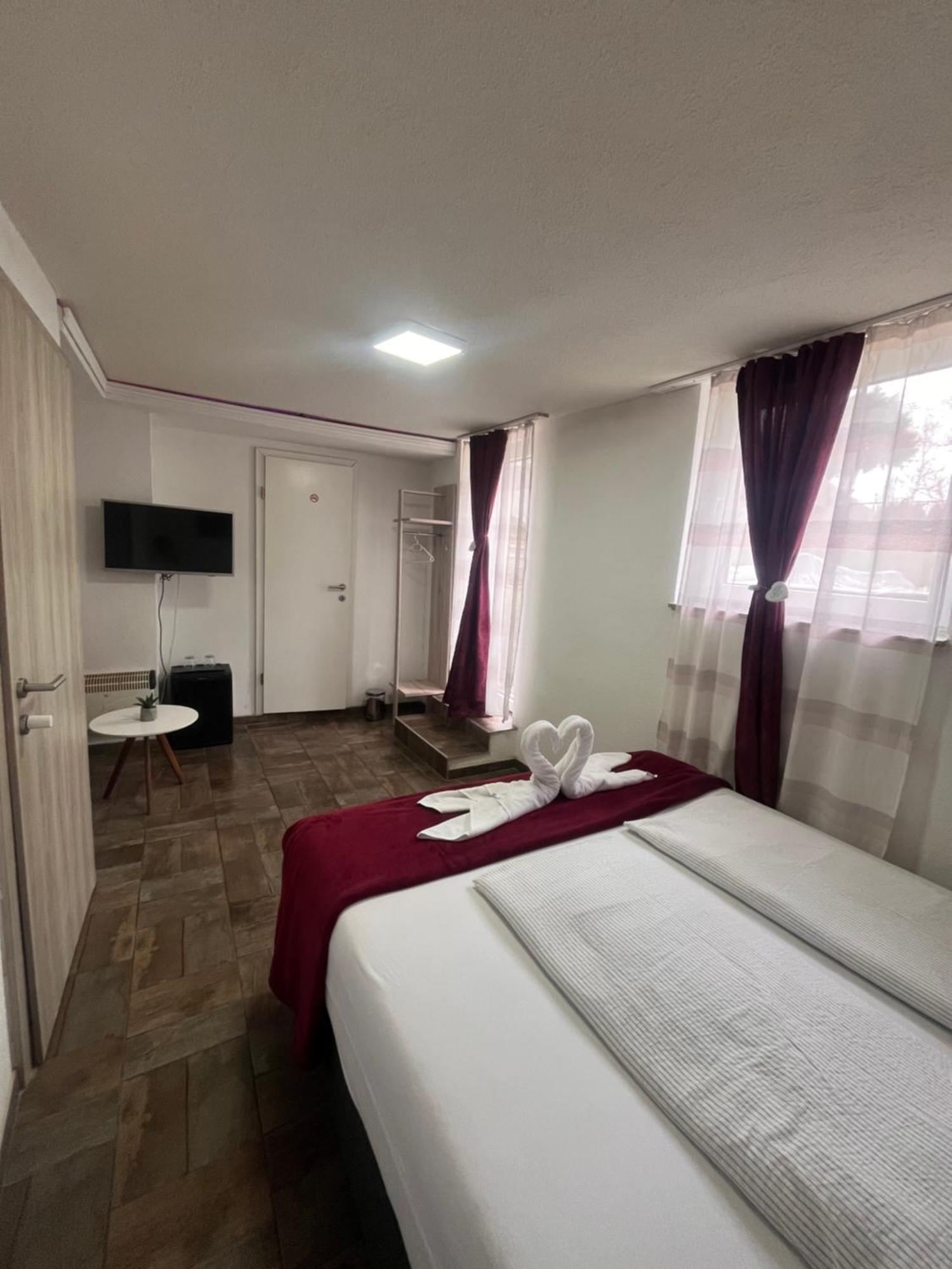 מריבור Panda Rooms מראה חיצוני תמונה